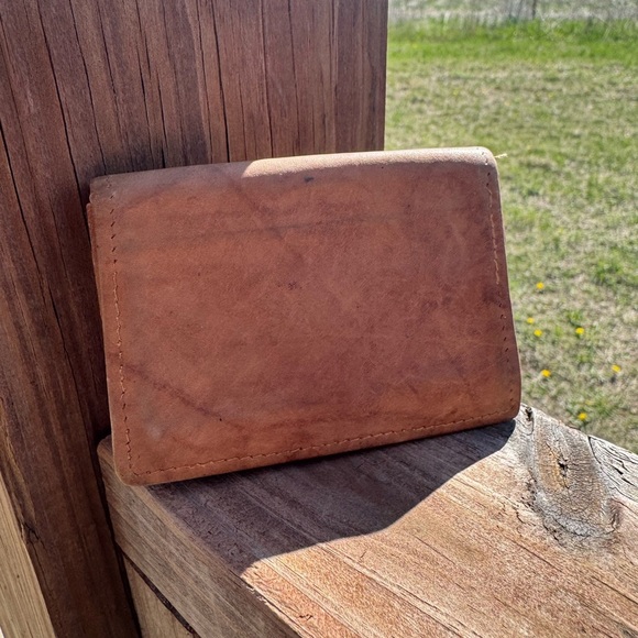 Genuine Leather Vintage Bifold Wallet - Picture 1 of 4